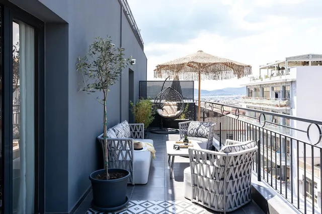 Play Theatrou Athens Hotel