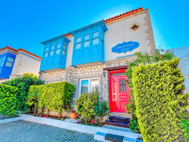 Zübeyde Hanım Alaçatı Otel