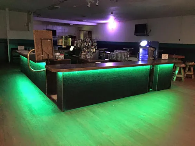 Tom's Peacock Bar & Grill