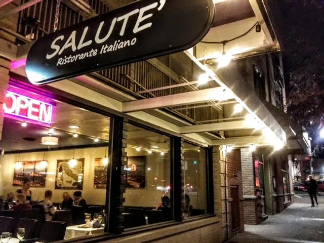 Salute Restaurant & Bar Bend