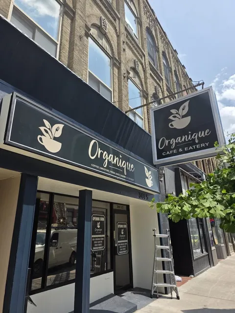Organique Cafe & Eatery
