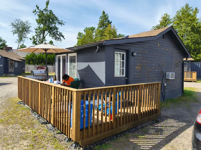 Glen Garry Motel & Cottages