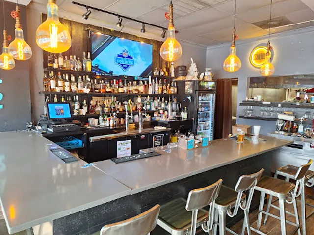 Mack's Bar and Grill