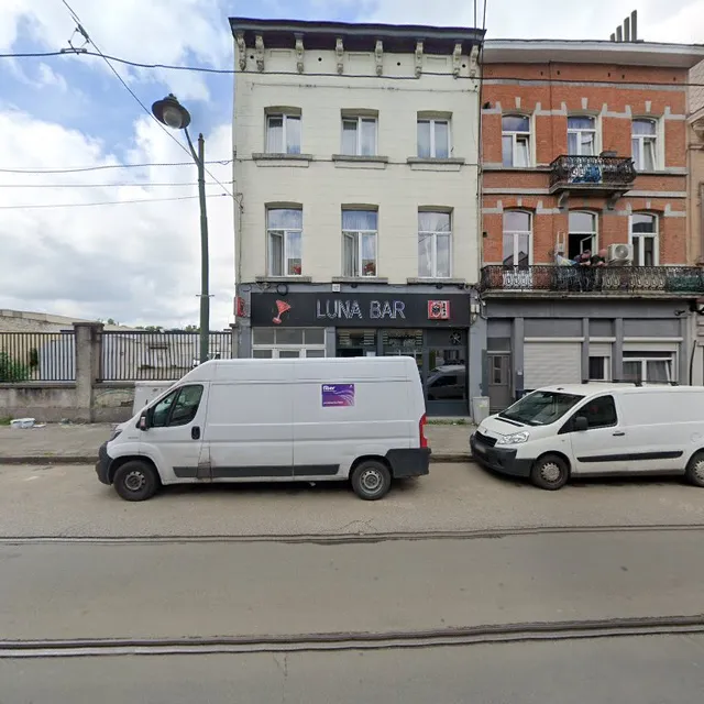 Luna Bar