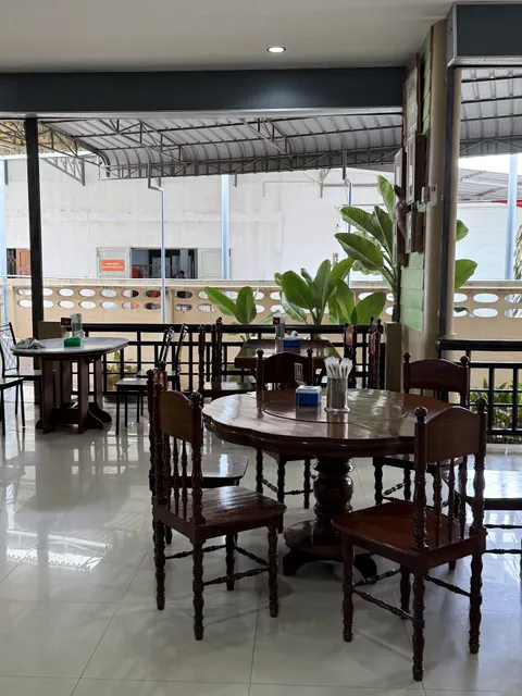 ร้าน แม่บ๊วย