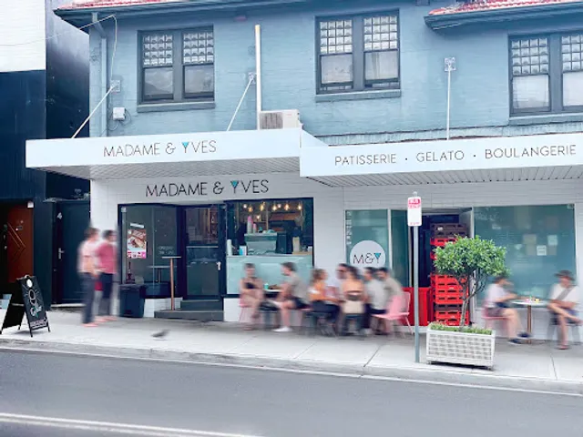Madame & Yves