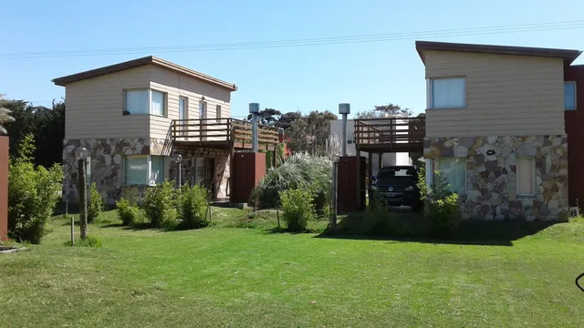 Los Cardos Casas de Mar