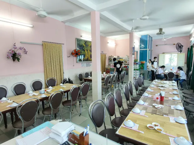 TIỆM CƠM VIỆT NAM