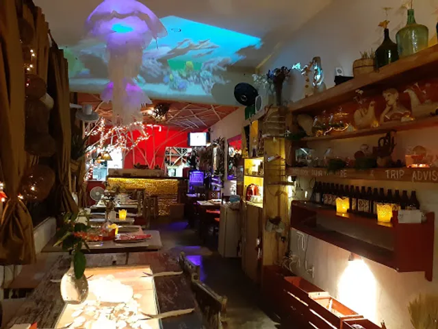 Akua Bistro Restaurant