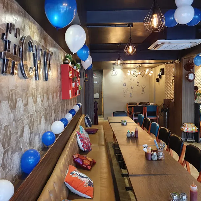 Cafe Ville Villa,Vapi