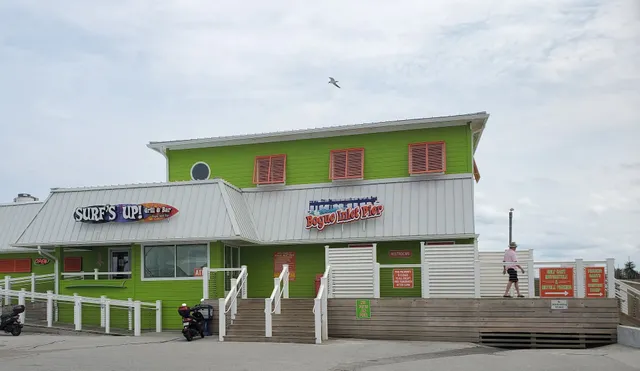 Surf's Up Grill & Bar