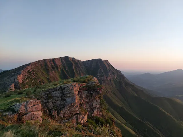GR 10 Traversée des Pyrénées Randonnée dans les Pyrénées de l'Atlantiques à la Méditerranée