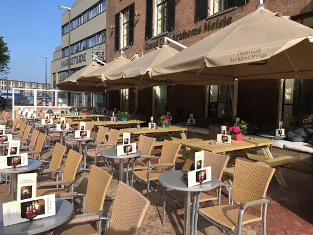 Grand Café Arnhems Meisje