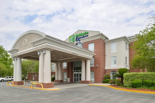 Holiday Inn Express & Suites Lafayette by IHG