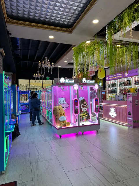 MAXIM Tokyo Claw Games