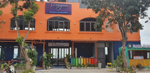 D'myna Restaurant & Skybar