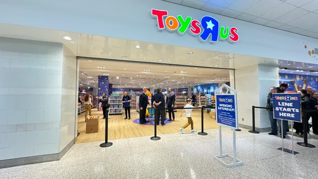 Toys"R"Us at Harlem Irving Plaza