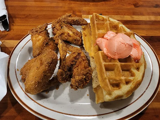 Loc's Chicken & Waffles
