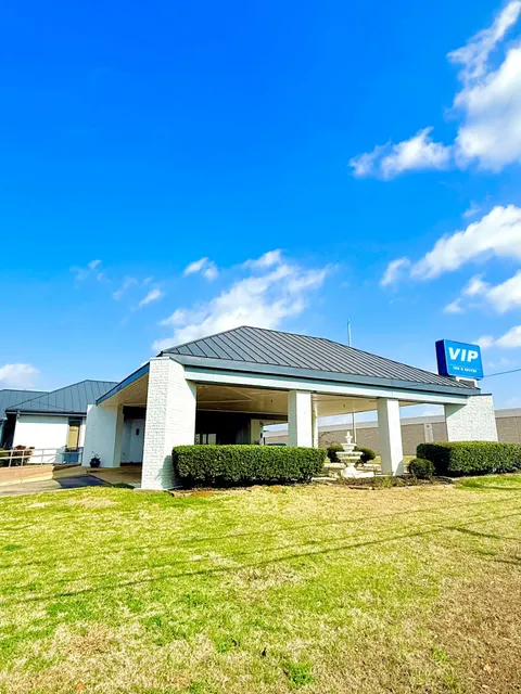 VIP INN AND SUITES