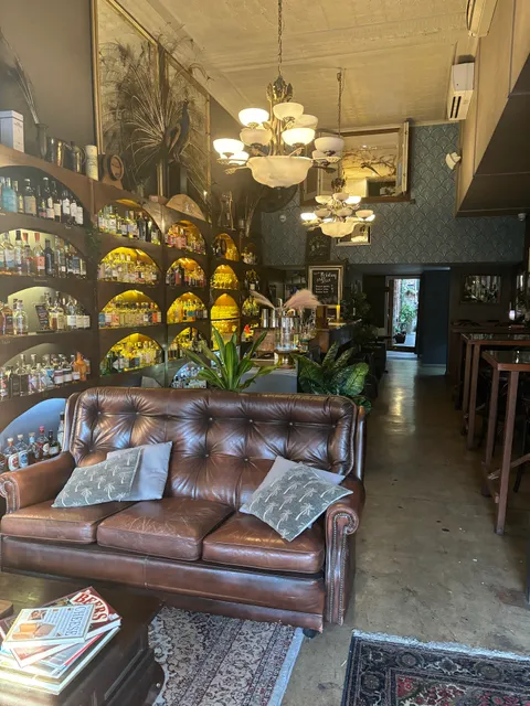 El Ritmo Bar - Gin, Wine, Cocktails & Spirits Of Fine Repute