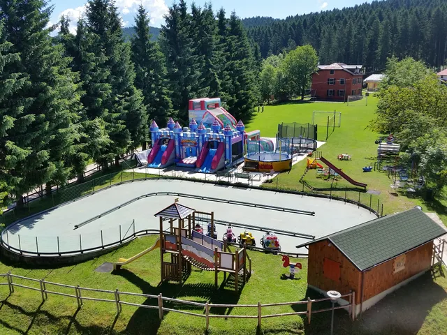 Hotel Da Barba & Village of Gnomes