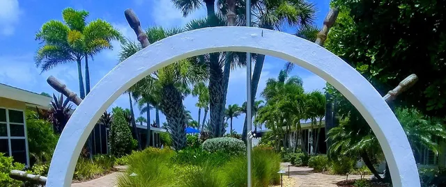 Yacht Club Apartments