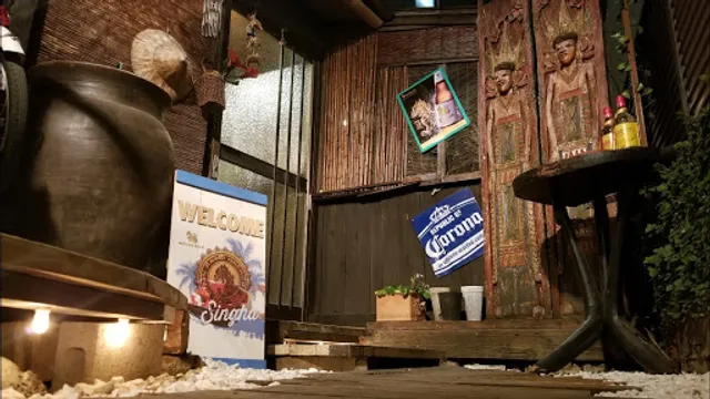 タイ料理＆パクチー酒場 居空間