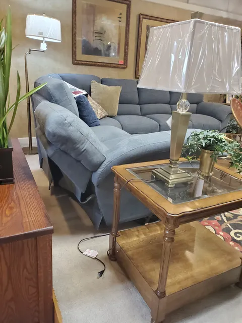 Deckers Furniture & Carpet Inc