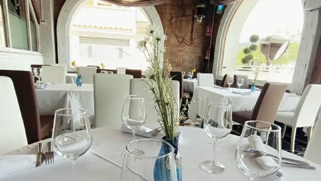 Restaurant Capri by Josep Pagès