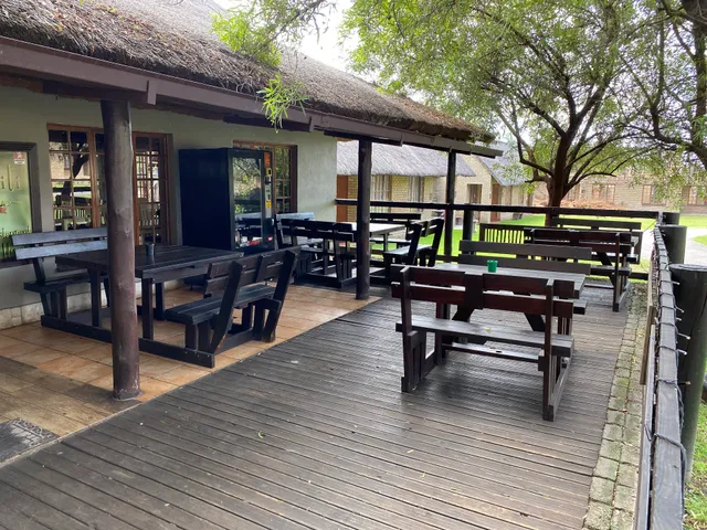 Makiti Family Restaurant & Waffle House