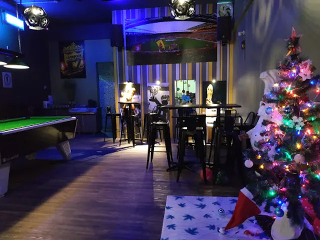 Trophys Sports Cafe(Beside Tesco Lukut)