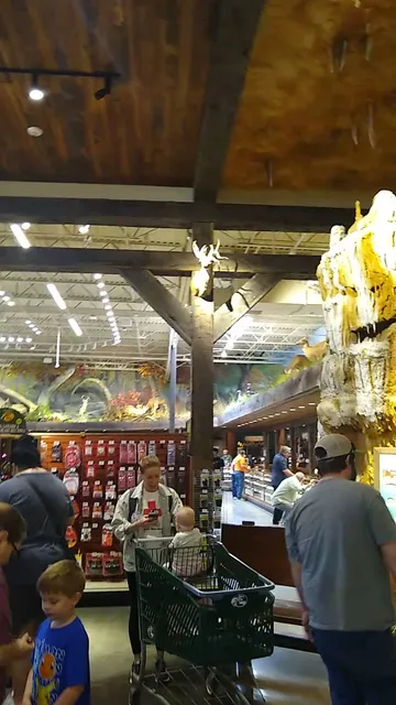 Bass Pro Shops/Cabela’s Boating Center