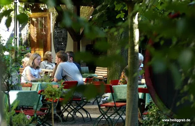 Weinhaus Heilig grave