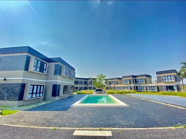 Prathaiburi Hotel and Resort