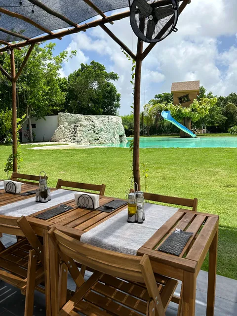 Niagara Bar Restaurant