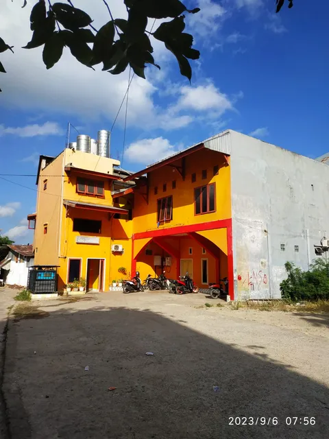 Hotel Hing Amimah near Bau Bau Port RedPartner