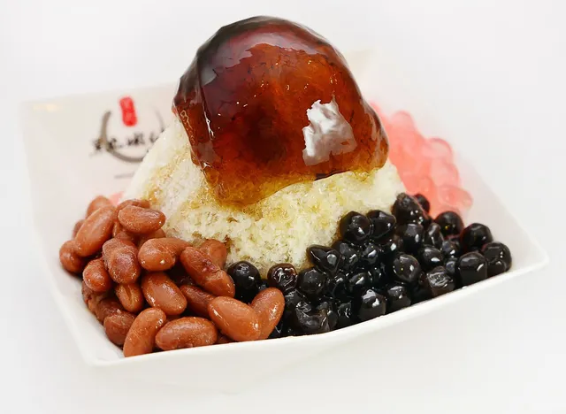 Black Ball @ Matrix Court, Lobak