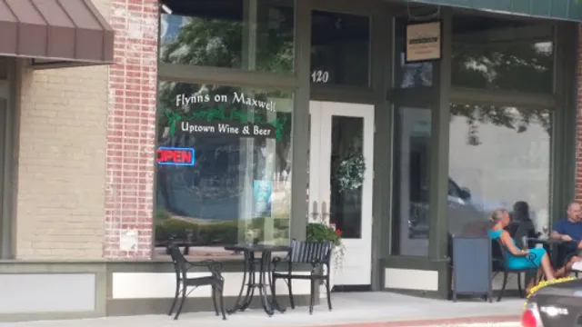 Flynn's on Maxwell Uptown Wine & Beer