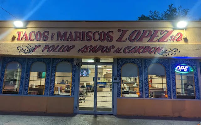 Tacos Y Mariscos Lopez 2
