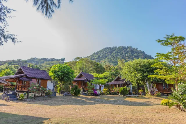 Angthong Beach Resort