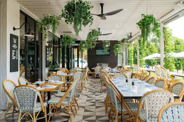 Feathers Pavilion Cafe