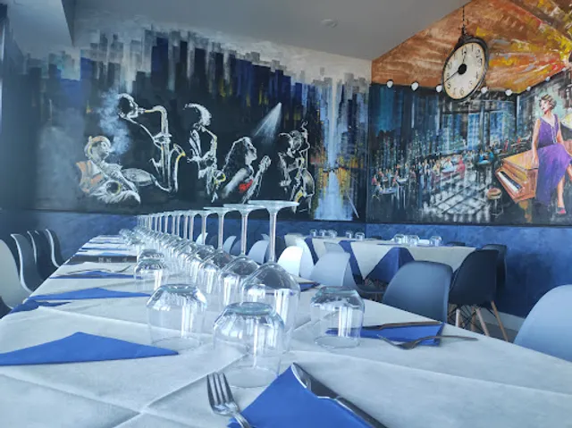 Chez-Vous: Bistrot & Pizza