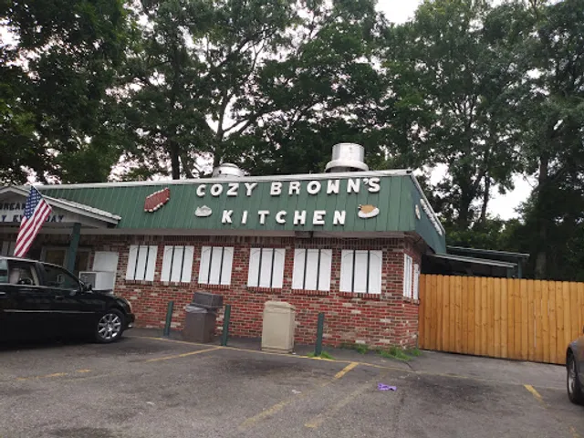 Cozy Brown's Kitchen