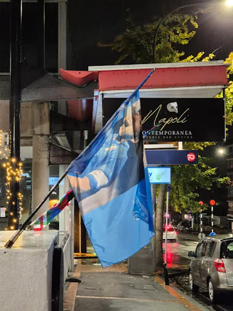 Napoli Contemporanea pizzeria bar cucina