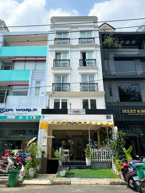 Siris Lune Residence