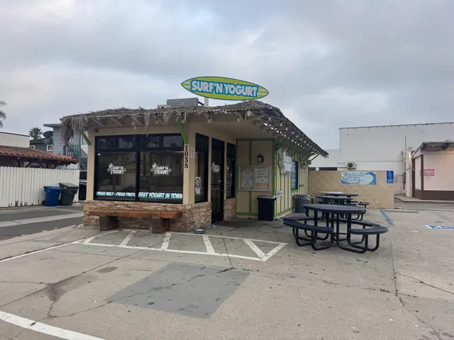 Surf N Yogurt