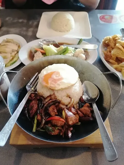 Singapore Chicken Rice Restaurant, Timberland Park, Sarawak.