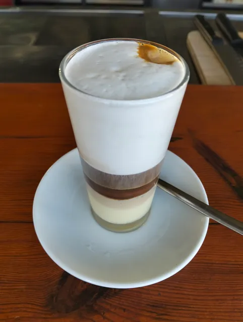 Tropicalife Pool Bar & Restaurant (Bar Las Olas)