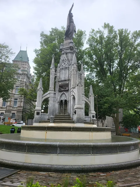 Fountain Monument of Faith