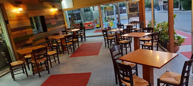 Πλατεία Γεύσεις